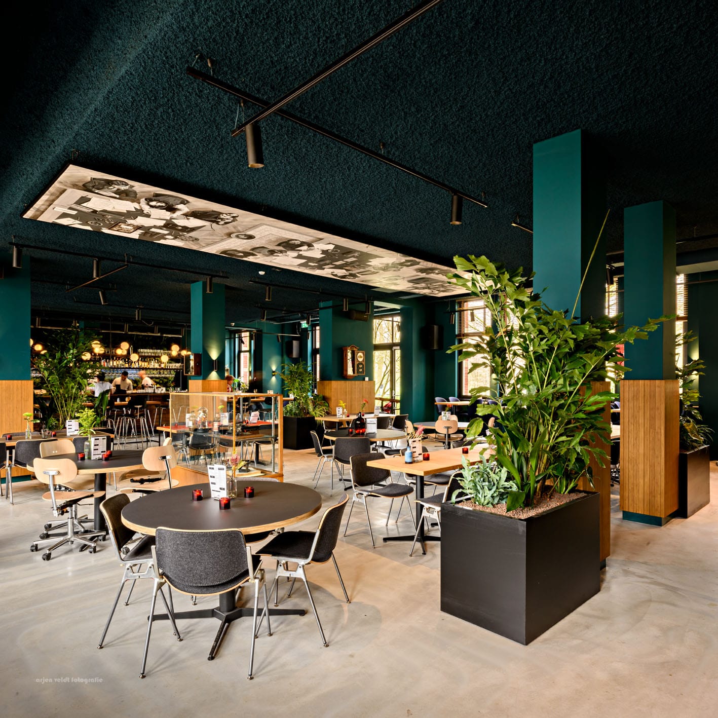 conscious hotel - westerpark lounch area